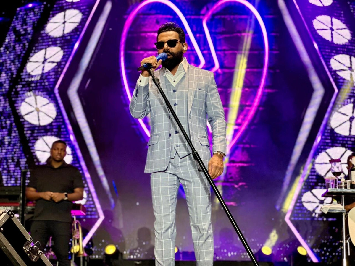 Pablo leva sofrência para grande público na última noite de shows da 74ª Expoapi