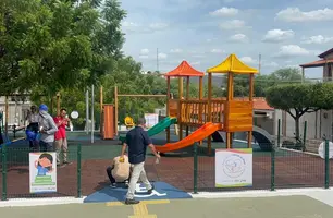 Picos ganha brinquedopraça reformada e crianças terão novo espaço de socialização (Foto: Conecta Piauí)