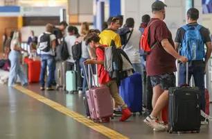 Pilotos e comissários podem entrar em greve a partir de 1º de janeiro (Foto: Marcelo Camargo/Agência Brasil)