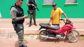 PM apreende arma, facão e motocicleta roubada durante rondas em Miguel Alves (Foto: Reprodução)