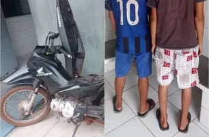 PM apreende moto adulterada e conduz dois suspeitos à delegacia em União (Foto: Reprodução)