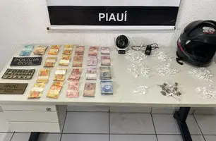 Polícia apreende drogas e dinheiro durante ação na zona Norte de Teresina (Foto: Divulgação/Polícia Civil)