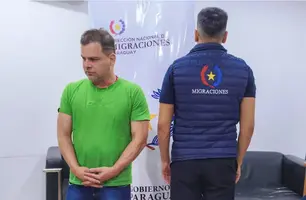 Polícia do Paraguai entrega Silvinei Vasques à PF (Foto: Polícia do Paraguai/Divulgação)