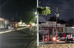 Poste é derrubado em avenida após colisão de carro em Parnaíba (Foto: Reprodução)