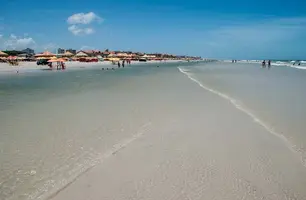 Praia Peito de Moça, em Luís Correia, no litoral do Piauí (Foto: Reprodução)