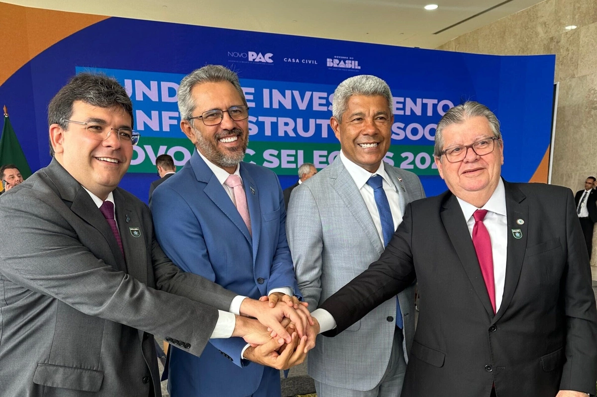 Rafael Fonteles ao lado dos governadores Elmano de Freitas da Costa (Ceará), Jerônimo Rodrigues (Bahia) e João Azevêdo Lins (Paraíba)
