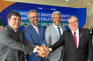 Rafael Fonteles ao lado dos governadores Elmano de Freitas da Costa (Ceará), Jerônimo Rodrigues (Bahia) e João Azevêdo Lins (Paraíba) (Foto: Juliana Oliveira)