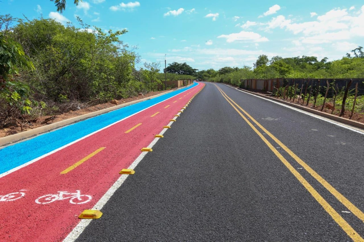 Rafael Fonteles entrega obras e reforça mobilidade urbana em Castelo do Piauí
