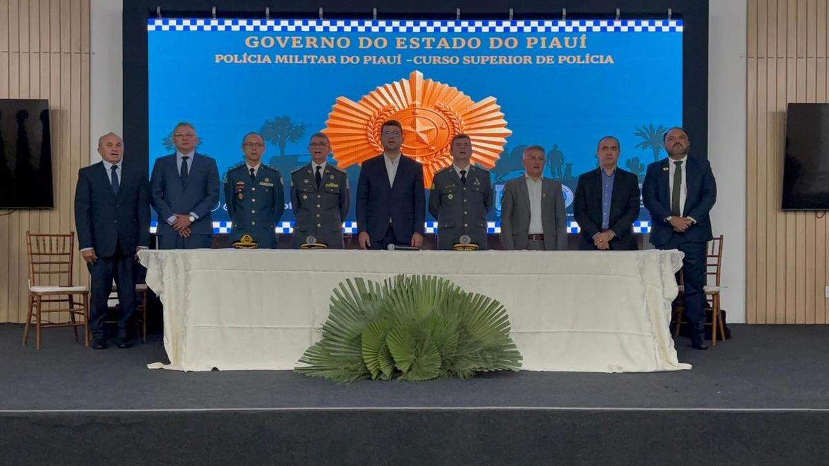 Solenidade marca conclusão do 1º Curso Superior da PM do Piauí