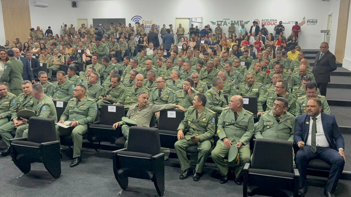 Solenidade marca conclusão do 1º Curso Superior da PM do Piauí