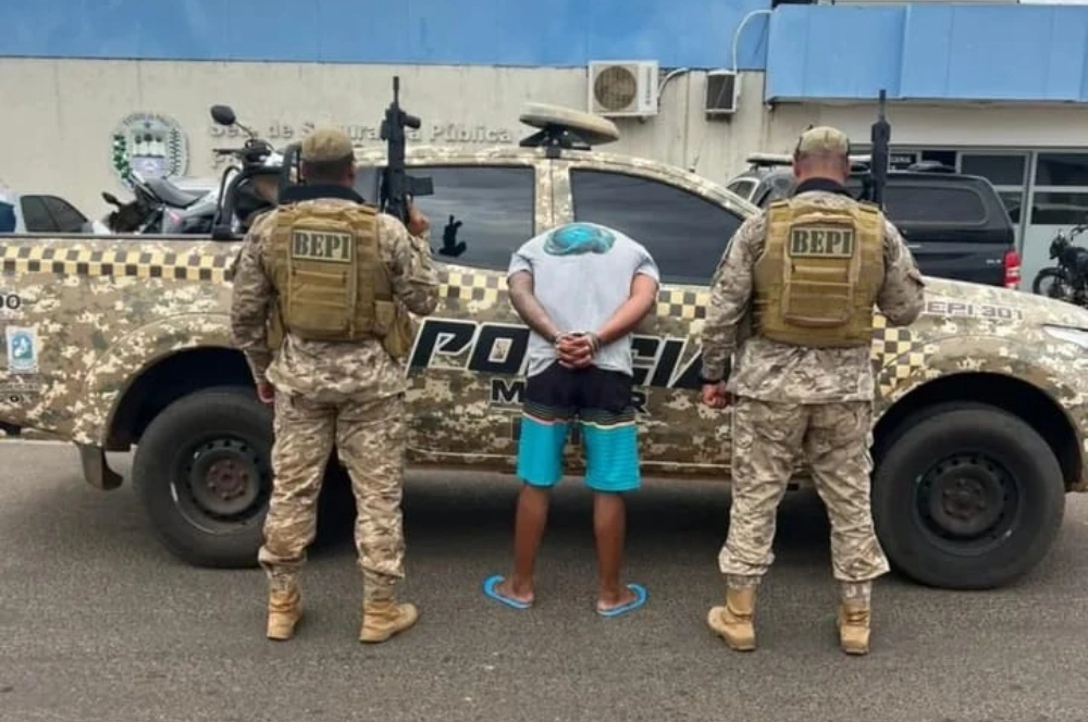 Suspeito de tráfico de drogas é preso com cocaína e tem carro apreendido em Picos