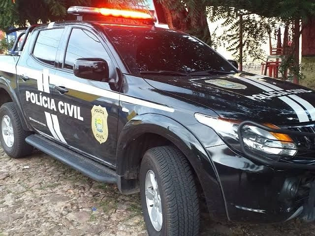 Viatura da Polícia Civil