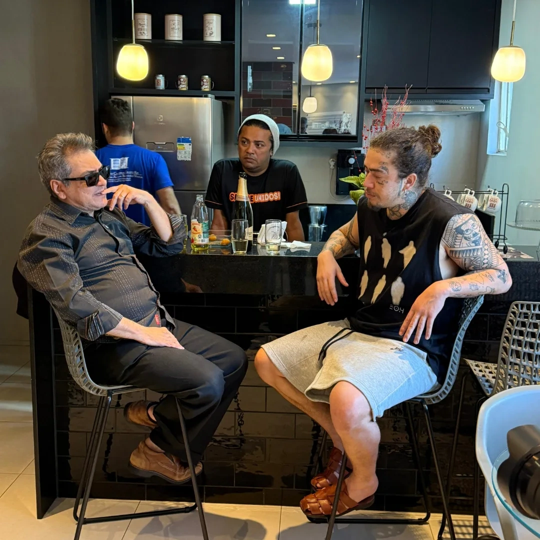 Whindersson Nunes visita João Cláudo Moreno em encontro descontraído em Teresina