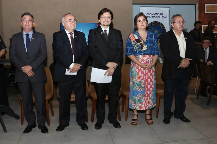 Academia de Medicina do Piauí realiza cerimônia de posse em noite prestigiada Academia de Medicina do Piauí realiza cerimônia de posse em noite prestigiada