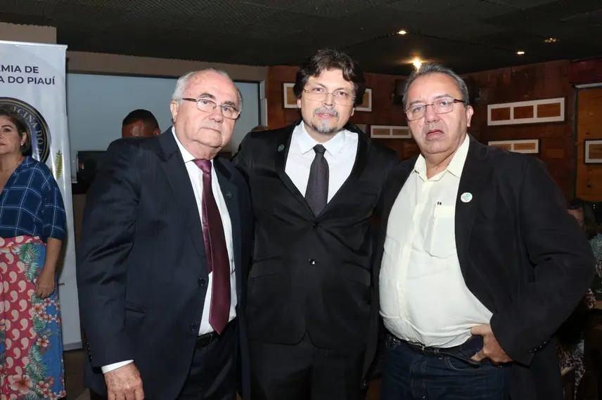 Academia de Medicina do Piauí realiza cerimônia de posse em noite prestigiada