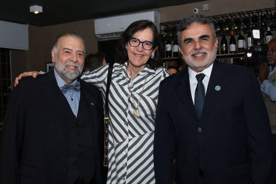 Academia de Medicina do Piauí realiza cerimônia de posse em noite prestigiada