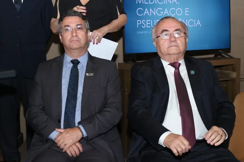 Academia de Medicina do Piauí realiza cerimônia de posse em noite prestigiada Academia de Medicina do Piauí realiza cerimônia de posse em noite prestigiada