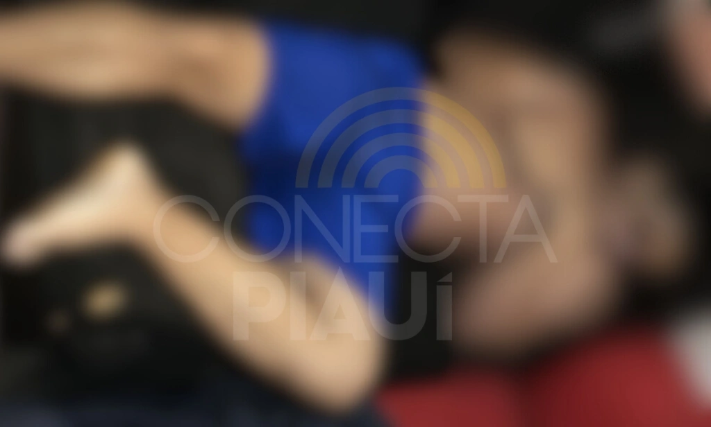 Adolescente é morto a tiros por engano dentro de casa na zona Leste de Teresina