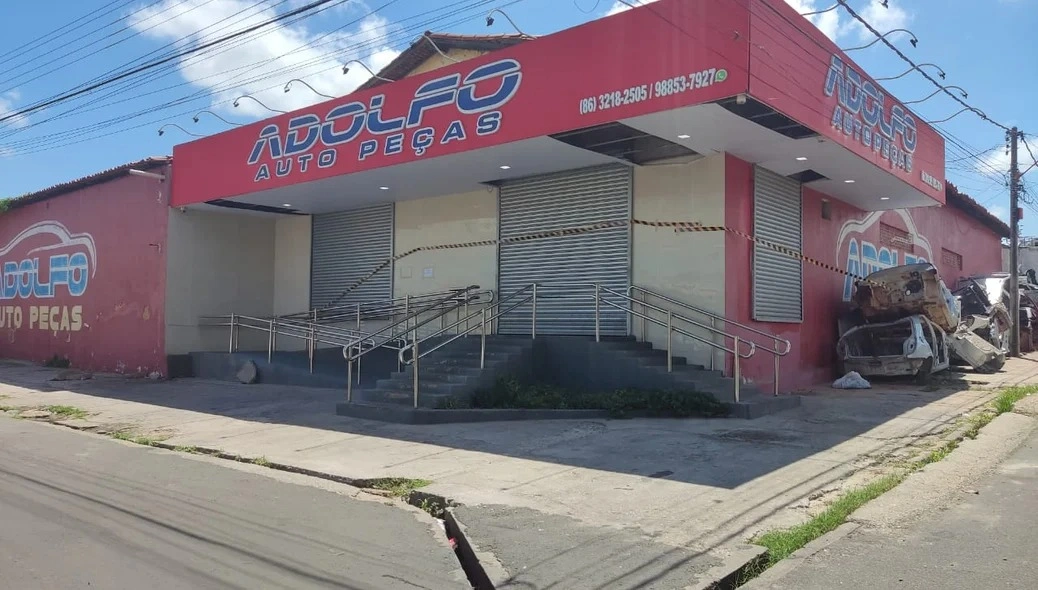 Adolfo Autopeças