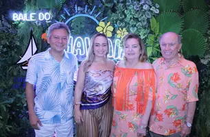 Baile do Hawaii anima foliões no Iate Clube de Teresina (Foto: Magal/Conecta Piauí)