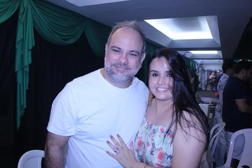 Baile do Hawaii anima foliões no Iate Clube de Teresina Baile do Hawaii anima foliões no Iate Clube de Teresina