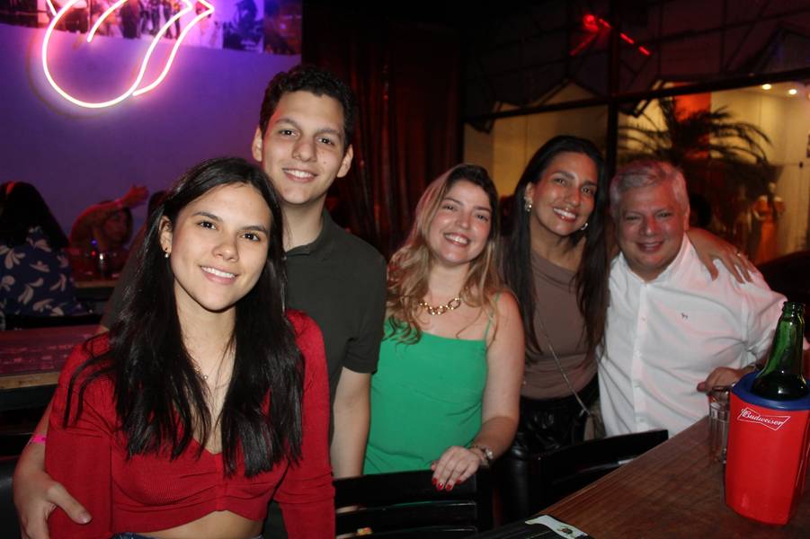 Banda Top Gun agita a noite na Zero Grau Choperia com muito rock e animação