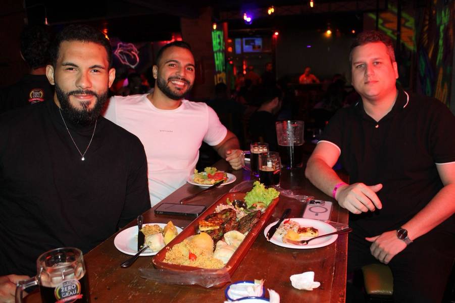 Banda Top Gun agita a noite na Zero Grau Choperia com muito rock e animação