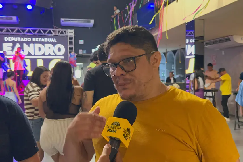 Bloco do Pebinha realiza prévia em Timon com muito brilho e animação