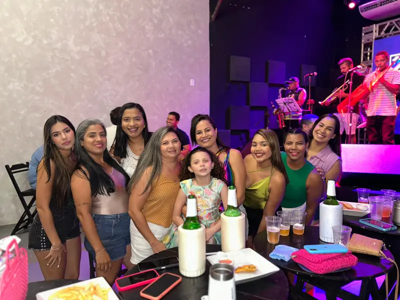 Bloco do Pebinha realiza prévia em Timon com muito brilho e animação