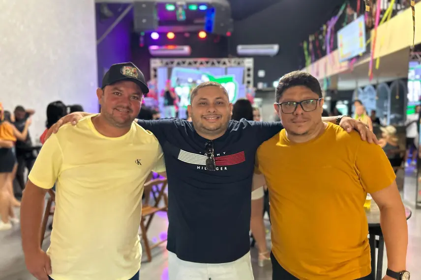 Bloco do Pebinha realiza prévia em Timon com muito brilho e animação