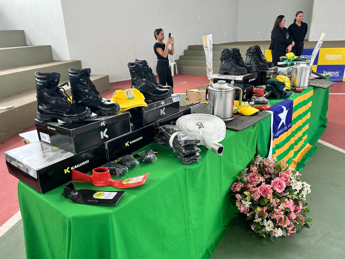 Brigadistas de 10 municípios recebem certificados e EPIs em Esperantina