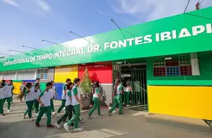 Cerca de 180 mil estudantes da rede estadual iniciaram o ano letivo nesta segunda (Foto: Reprodução)