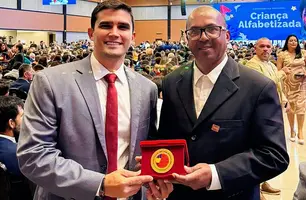 Colônia recebe Selo Ouro de Compromisso com a Alfabetização em Brasília (Foto: Reprodução)