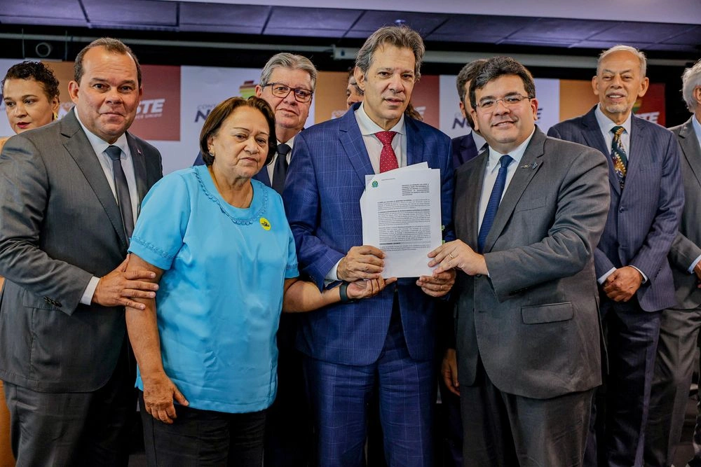 Consórcio Nordeste, agora presidido por Rafael Fonteles, assina acordos para transição energética e segurança alimentar