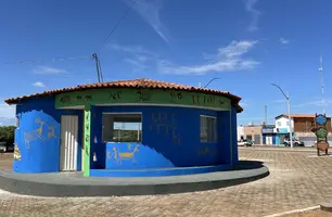 Coronel José Dias inaugura Centro de Apoio ao Turista com placa em três idiomas (Foto: Reprodução)