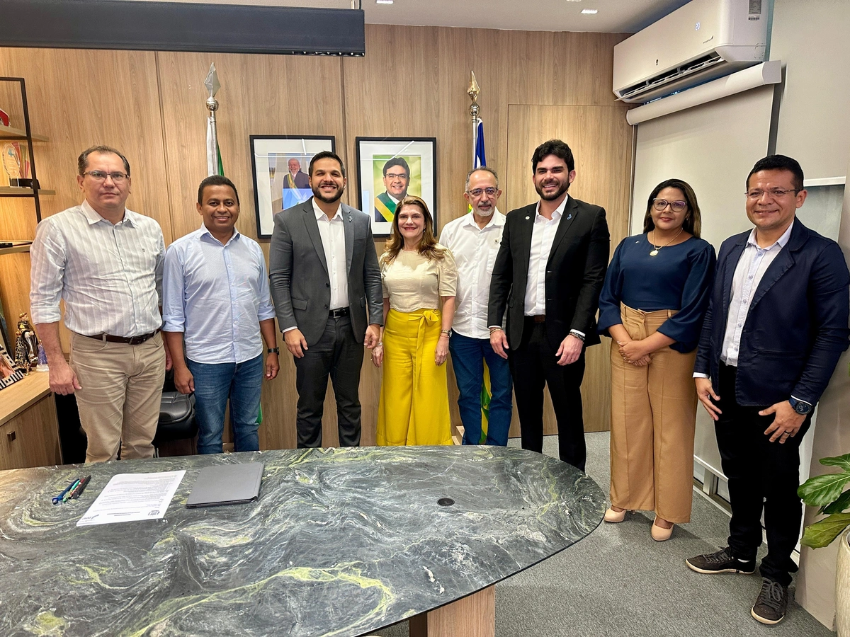 Curso de medicina em Floriano: Francisco Costa e Dr. Marcus Vinícius se reúnem com reitoria da UFPI para tratar da estrutura e implantação