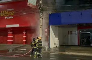 Curto-circuito provoca princípio de incêndio em drogaria na Frei Serafim (Foto: Conecta Piauí)