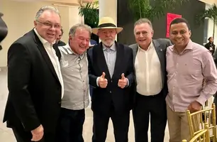 Deputados do Piauí dialogam com Lula durante posse do novo líder do PT na Câmara (Foto: Reprodução/Instagram)