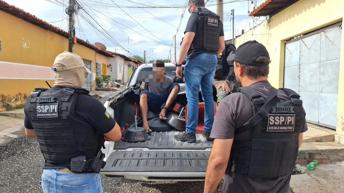 Diretoria de Operações de Trânsito descobre “casa” de consumo de drogas e prende foragido na zona Sul de Teresina