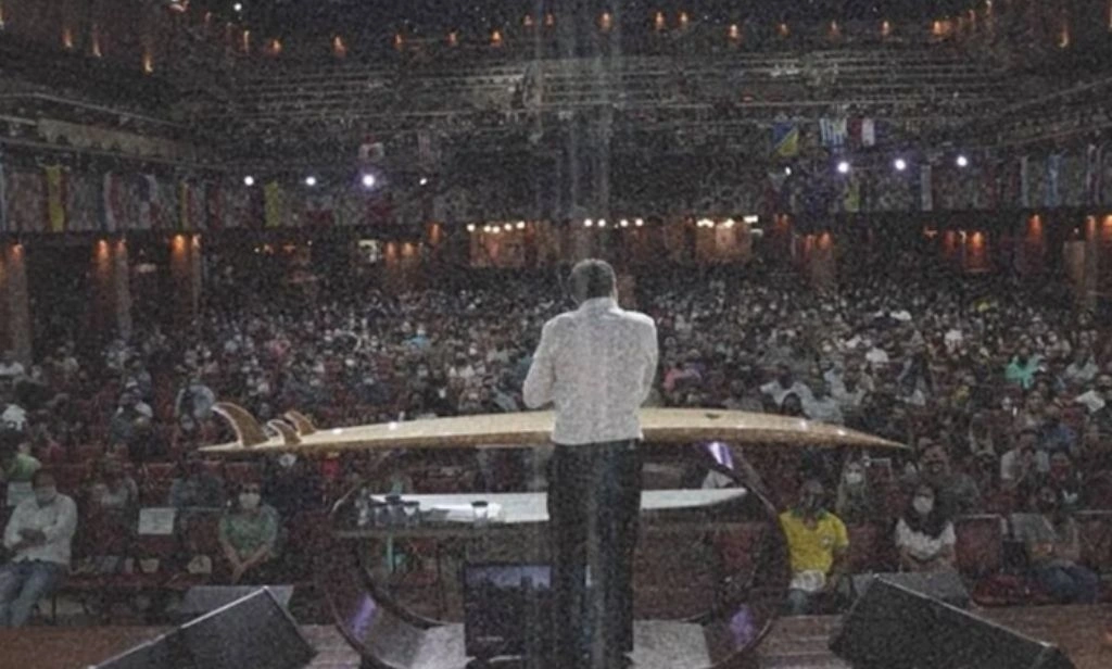 Igreja é criticada após viralizar nas redes sociais com estruturas luxuosas