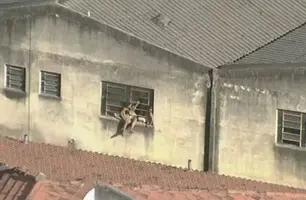 Incêndio atinge fábrica de fantasias de carnaval no RJ (Foto: Reprodução)