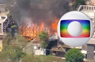 Incêndio de grandes proporções atinge Globo e destrói cenário de novela em gravação (Foto: Reprodução)