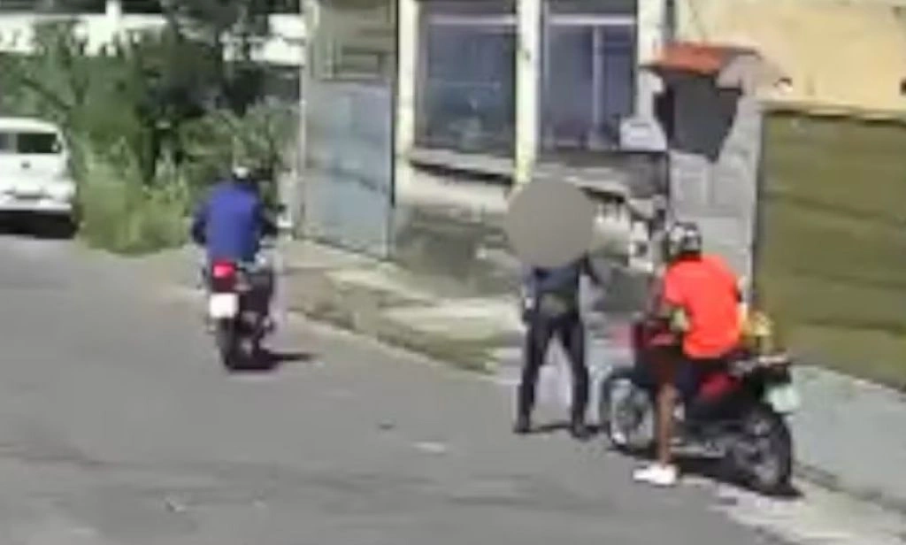 Irmãos tentam roubar moto, mas falham e são agredidos por moradores no ES