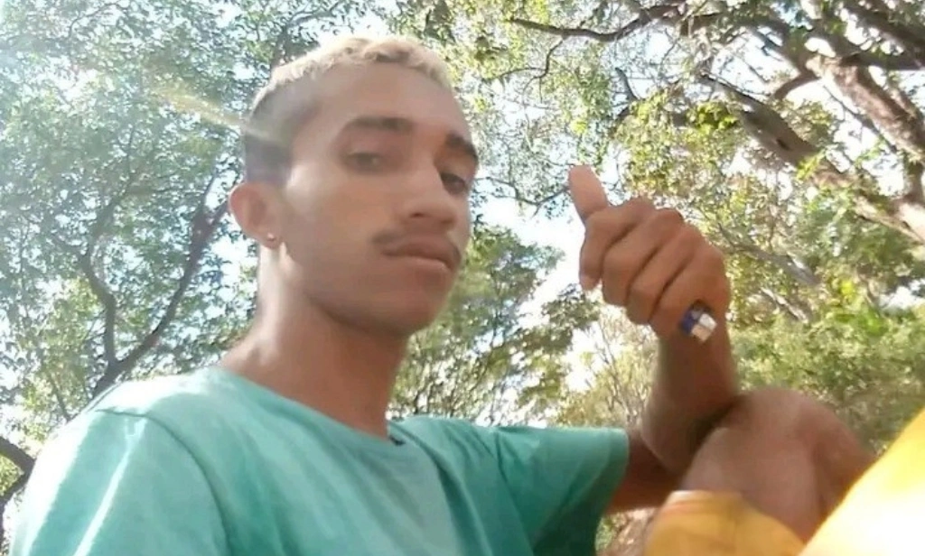Jovem é assassinado a facadas após ter casa invadida em José de Freitas