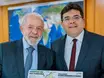 Presidente Lula homenageia Rafael Fonteles com maior honraria do Governo Federal