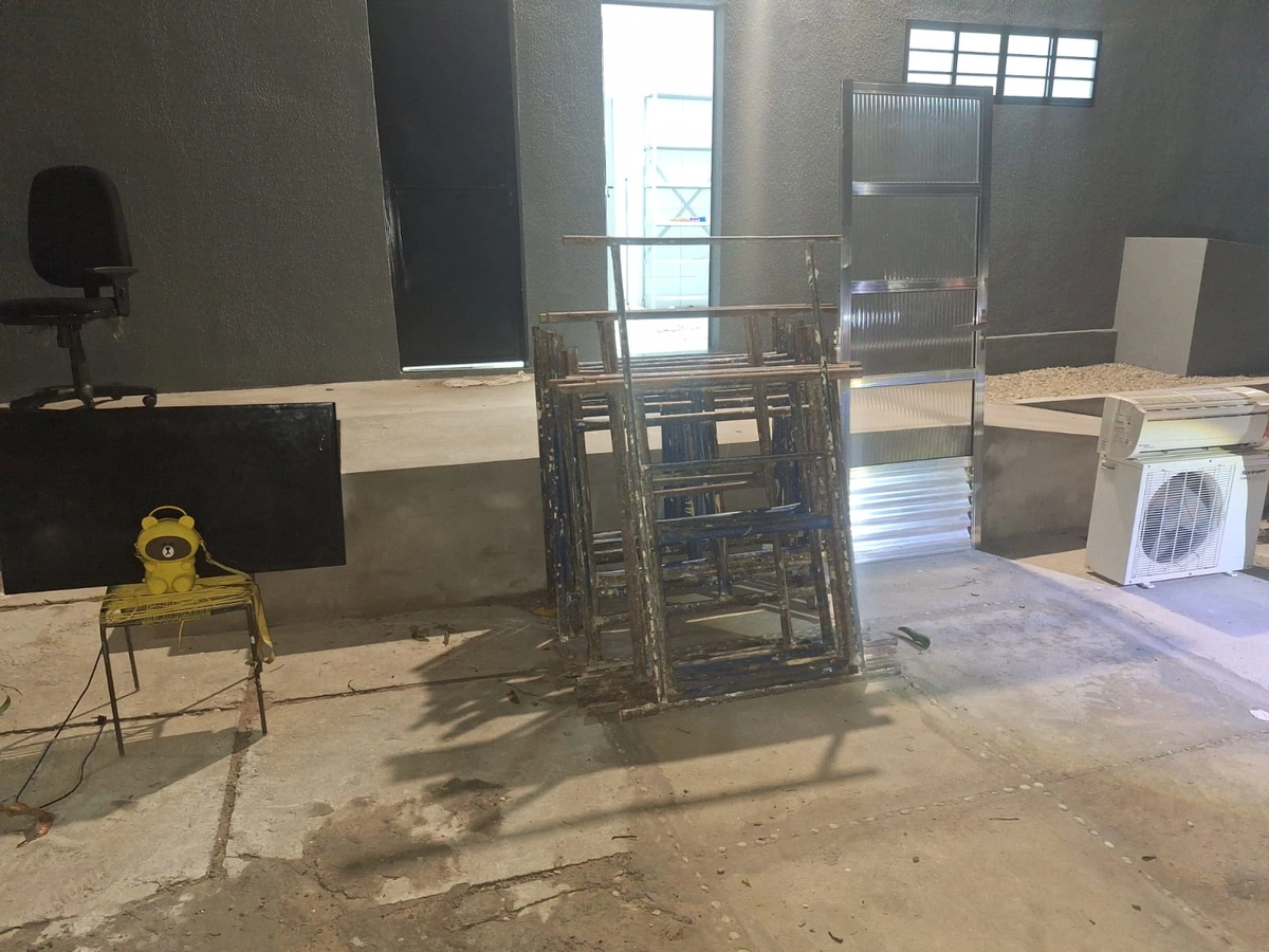 Materiais furtados com os suspeitos