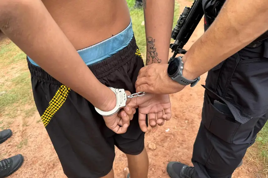 Membros de organizações criminosas são presos durante operação do DRACO em Altos Membros de organizações criminosas são presos durante operação do DRACO em Altos