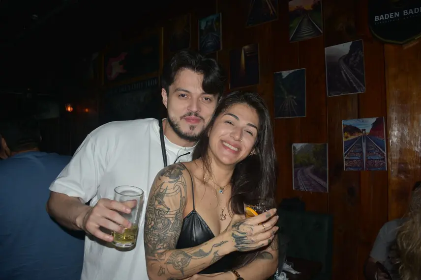 Noite de rock no Locomotiva Irish Pub agita jovens na zona Leste de Teresina