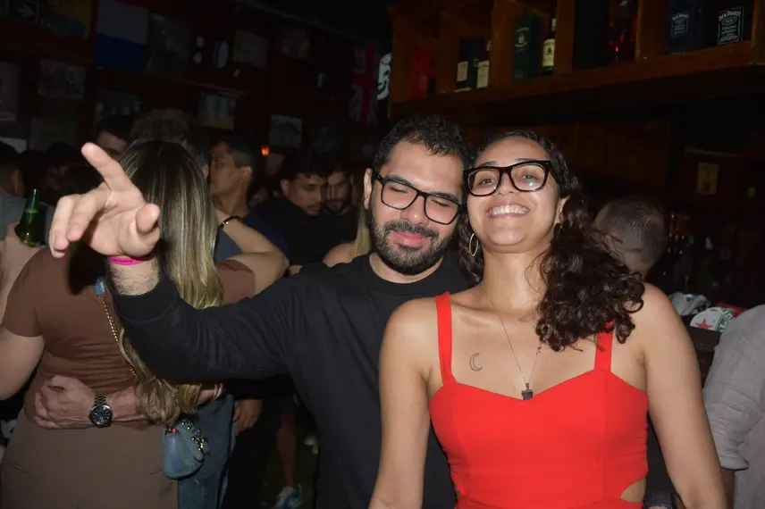 Noite de rock no Locomotiva Irish Pub agita jovens na zona Leste de Teresina