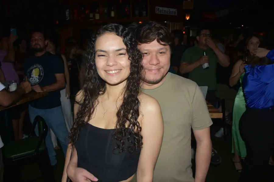 Noite de rock no Locomotiva Irish Pub agita jovens na zona Leste de Teresina